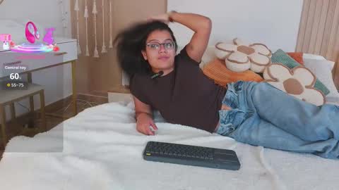 camila_bustamante_ online show from 03/04/26, 03:40