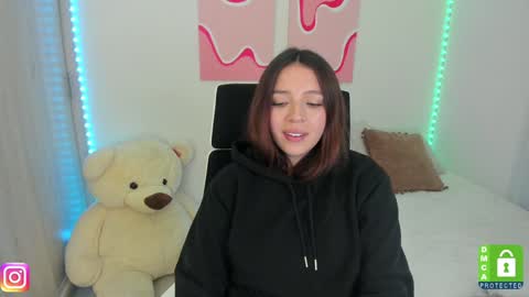 Snapshot of camila_ec2 chatting on 01/11/25, 12:44 C A M I online show from 01/11/25, 12:44