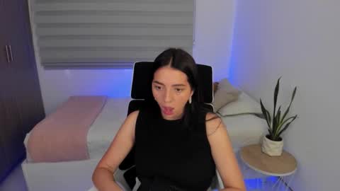  C A M I  online show from 02/25/26, 05:44