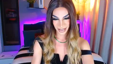 Snapshot of camila_hoottie chatting on 01/30/25, 03:44 Camila online show from 01/30/25, 03:44