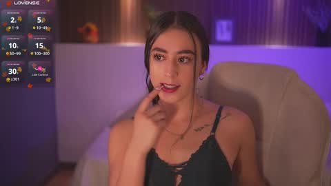 camila_martinez9 online show from 11/11/25, 11:43