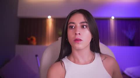 camila_martinez9 online show from 11/21/25, 11:31