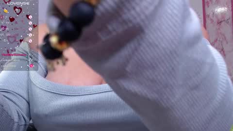 Snapshot of camila_pandora_ch chatting on 12/15/24, 01:43 Cami online show from 12/15/24, 01:43