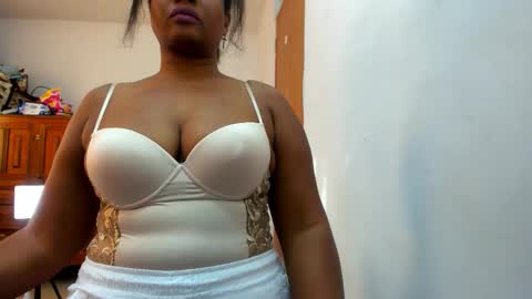 Camila online show from 10/10/25, 09:25