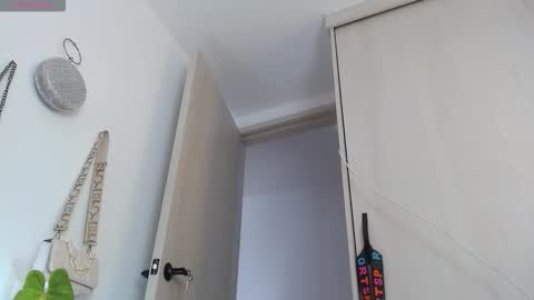 camila_torresss online show from 11/04/25, 07:35