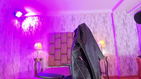    online show from 01/11/25, 01:11