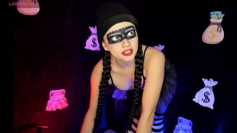 Cami  online show from 10/31/25, 10:16