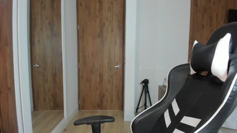 Camila online show from 01/18/26, 09:18