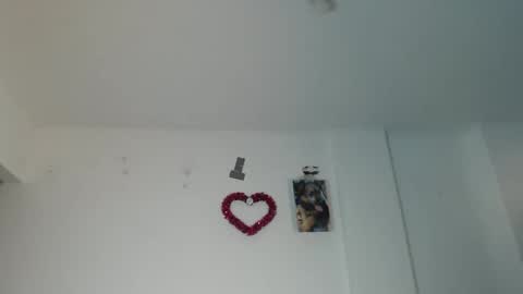 kira online show from 02/01/26, 01:48