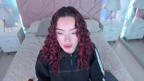 Snapshot of camilarivers chatting on 12/31/24, 03:20 Camila online show from 12/31/24, 03:20