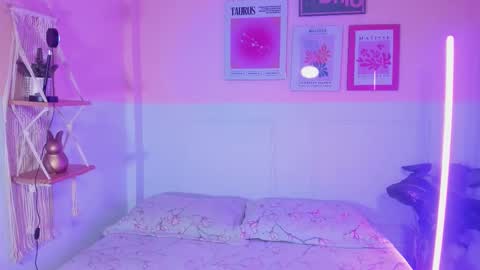 Snapshot of camilarivers chatting on 09/17/25, 11:45 Camila online show from 09/17/25, 11:45