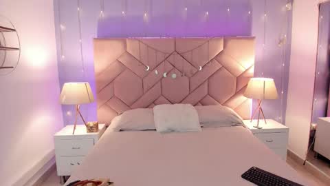 Snapshot of camilarivers chatting on 09/20/25, 03:57 Camila online show from 09/20/25, 03:57