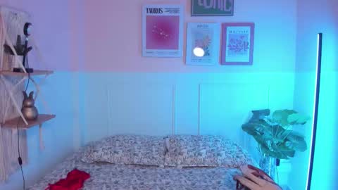 Snapshot of camilarivers chatting on 09/22/25, 11:45 Camila online show from 09/22/25, 11:45