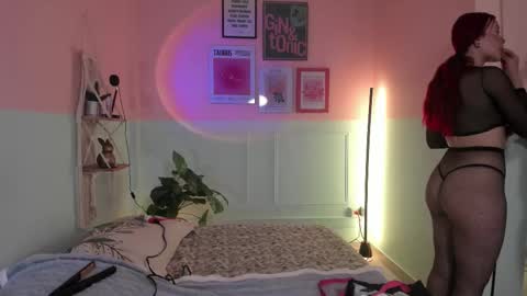 Snapshot of camilarivers chatting on 10/28/25, 11:47 Camila online show from 10/28/25, 11:47