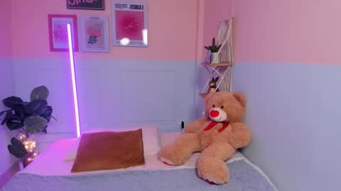 Snapshot of camilarivers chatting on 12/05/25, 03:59 Camila online show from 12/05/25, 03:59