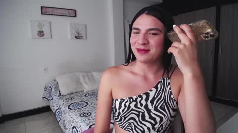 X IGcamiryan01 online show from 12/06/24, 08:07