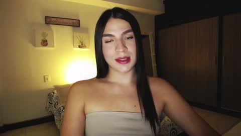 X IGcamiryan01 online show from 12/07/24, 11:56