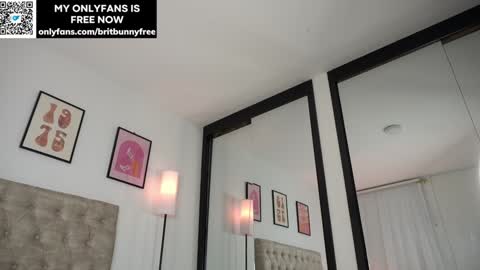 Snapshot of camilitasu chatting on 03/10/25, 01:45 Brit online show from 03/10/25, 01:45