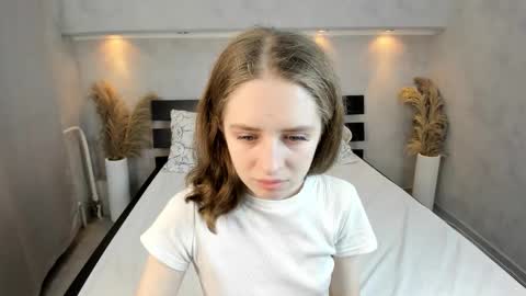 Camilla online show from 10/24/25, 01:13