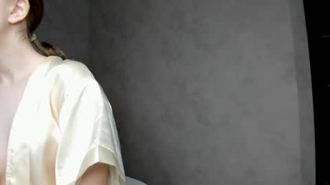 Snapshot of camilla_kelly chatting on 12/02/25, 01:00 Camilla online show from 12/02/25, 01:00