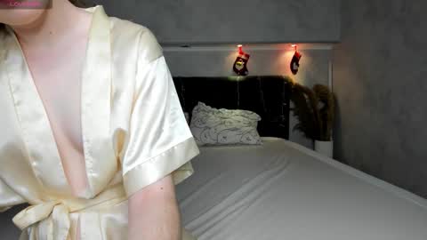 Camilla online show from 12/14/25, 01:11