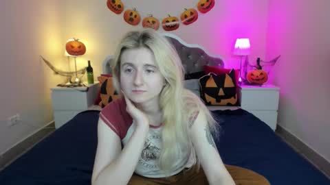 camilladreamer online show from 10/30/25, 06:08