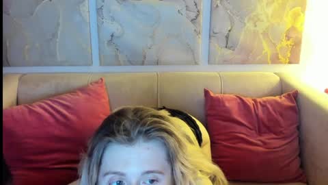 Snapshot of camilladreamer chatting on 04/19/26, 04:28 camilladreamer online show from 04/19/26, 04:28