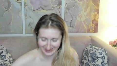 Snapshot of camilladreamer chatting on 05/16/26, 01:02 camilladreamer online show from 05/16/26, 01:02
