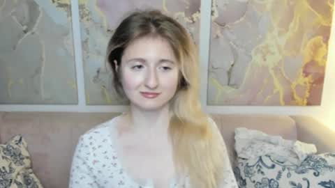 Snapshot of camilladreamer chatting on 05/17/26, 06:04 camilladreamer online show from 05/17/26, 06:04