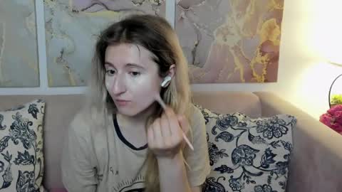 Snapshot of camilladreamer chatting on 05/24/26, 01:05 camilladreamer online show from 05/24/26, 01:05