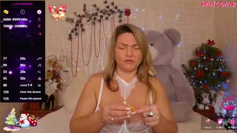 Snapshot of camille_game chatting on 12/25/24, 03:08 Camille Game online show from 12/25/24, 03:08