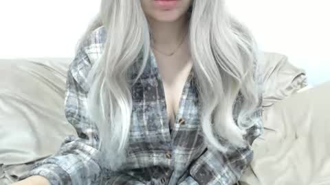 CamilleBunny online show from 12/21/25, 06:09