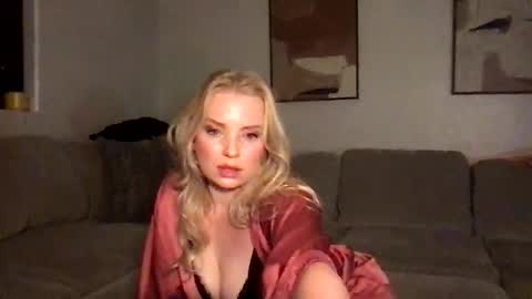 Snapshot of camilleclairexo chatting on 05/06/26, 05:35 camilleclairexo online show from 05/06/26, 05:35