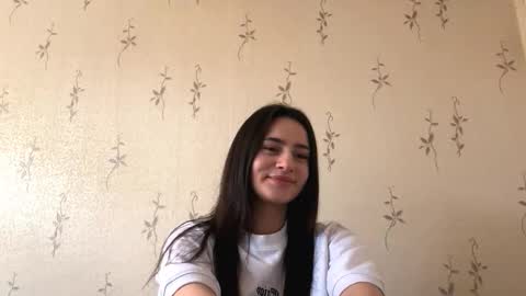 Snapshot of camilleswalley chatting on 12/14/25, 10:09 Isa online show from 12/14/25, 10:09