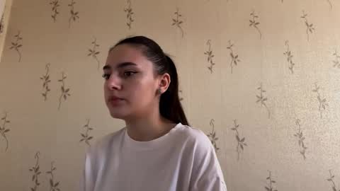 Snapshot of camilleswalley chatting on 12/16/25, 07:13 Isa online show from 12/16/25, 07:13