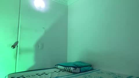 Snapshot of camilo_contre21 chatting on 01/30/25, 08:42 camilo_contre21 online show from 01/30/25, 08:42