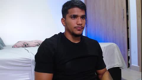 Snapshot of camilo_contre21 chatting on 11/11/25, 08:31 camilo_contre21 online show from 11/11/25, 08:31