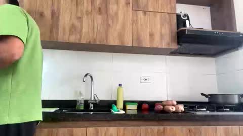 Snapshot of camilo_contre21 chatting on 01/13/26, 08:25 camilo_contre21 online show from 01/13/26, 08:25