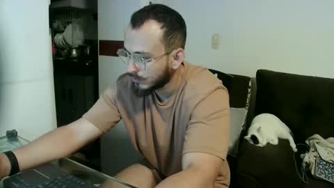 Snapshot of camiloex chatting on 12/12/24, 03:10 Camilo online show from 12/12/24, 03:10