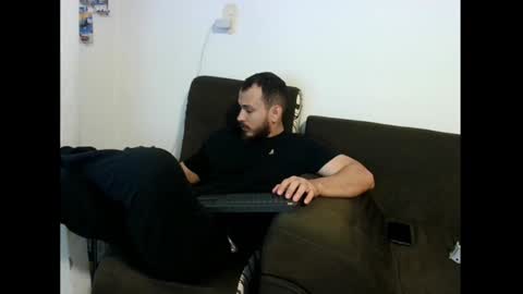 Snapshot of camiloex chatting on 12/16/24, 01:53 Camilo online show from 12/16/24, 01:53