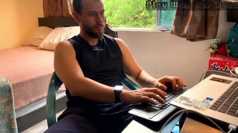 Snapshot of camiloex chatting on 01/25/25, 06:02 Camilo online show from 01/25/25, 06:02