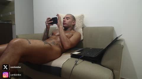 Snapshot of camiloinlive chatting on 11/14/25, 03:16 camiloinlive online show from 11/14/25, 03:16