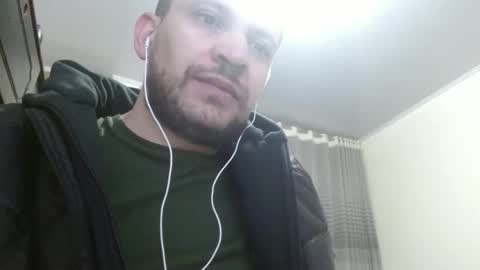 Snapshot of camiloking17 chatting on 01/19/25, 06:10 camilo online show from 01/19/25, 06:10