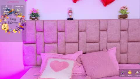 Snapshot of camiluxe chatting on 10/08/25, 12:58 camiluxe online show from 10/08/25, 12:58