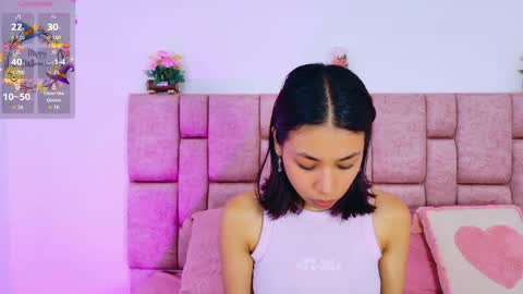 Snapshot of camiluxe chatting on 10/24/25, 12:45 camiluxe online show from 10/24/25, 12:45