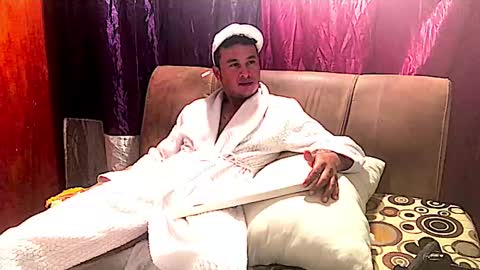 Snapshot of camivaron chatting on 02/06/25, 05:14 camivaron online show from 02/06/25, 05:14