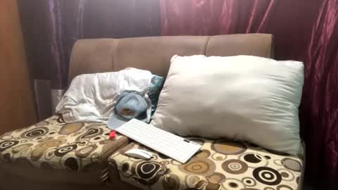 Snapshot of camivaron chatting on 02/08/25, 09:56 camivaron online show from 02/08/25, 09:56