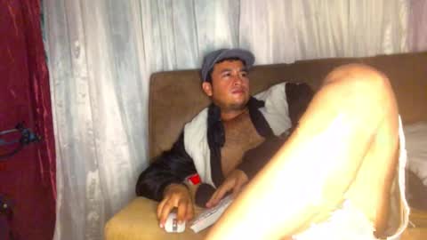 Snapshot of camivaron chatting on 02/10/25, 02:52 camivaron online show from 02/10/25, 02:52