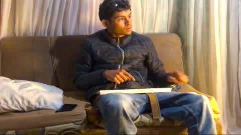 Snapshot of camivaron chatting on 02/11/25, 10:48 camivaron online show from 02/11/25, 10:48