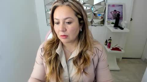 camixxx_m online show from 12/02/25, 12:32